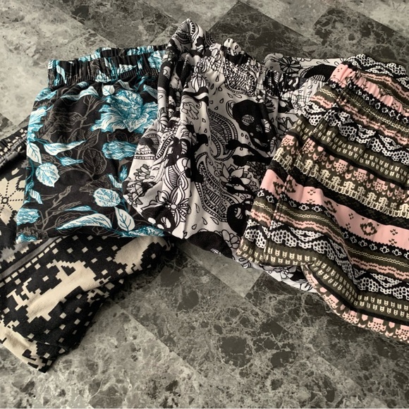 Bundle of 8 pairs of leggings printed and solid colours size L/XL - Picture 2 of 4